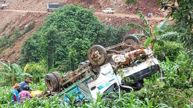 မိုင်းပွန်မြို့ အနောက်ဘက် ပွန်ချောင်း စားသောက်ဆိုင်‌အနီးတွင် ကားဘရိတ်ပေါက်၍ တိမ်းမှောက်ရာ လူ(၁) ဦးသေဆုံး ◽