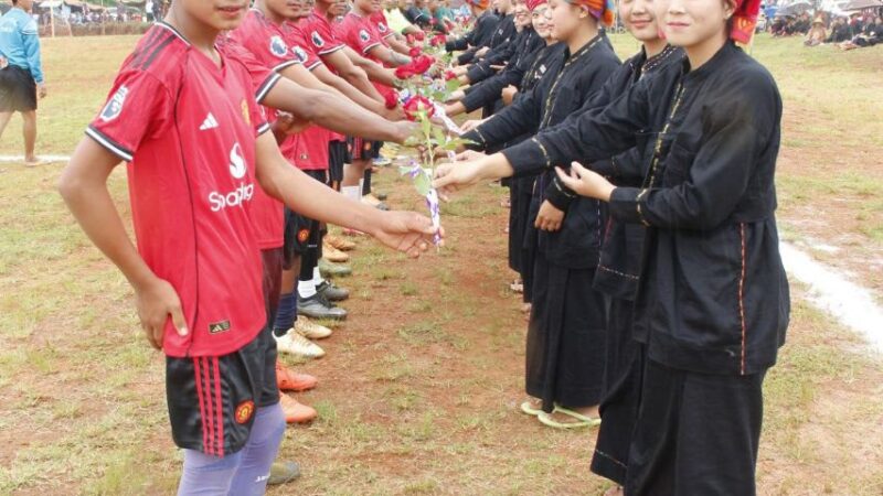 ကန်တန်ရွာမှ ကျေးရွာကော်မတီဖလား ဘောလုံးပြိုင်ပွဲကျင်းပ