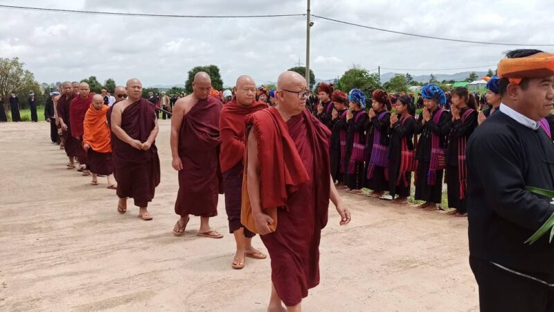 နောင်တောင်း ဆရာတော်မှ လူငယ်များအတွက် အနာဂတ်ပညာရေးအစီအစဉ်ဟောပြောပွဲ ကျင်းပ Naung Taung Sayadaw Holds Educational Talk for Youth on Future Education Opportunities