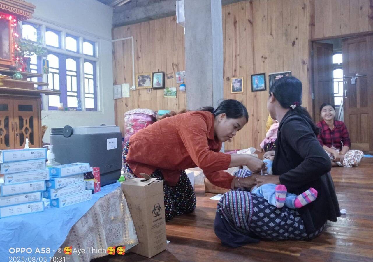 နန်းပန်းရွာမှကလေးငယ်များအတွက် အခမဲ့ကာကွယ်ဆေးထိုးခြင်း ပြုလုပ်ပေး
