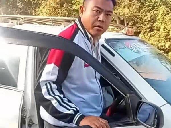 ဒို့ရှမ်းတောင် ကားဂိတ်မှုး ခရီးသည်အမျိုးသမီးနှစ်ဦးစီအား တောလမ်းထဲ၌တန်ဆာခ အတင်းထပ်တောင်းခဲ့မှု ဖြစ်ပွားDoi Shan Taung’s Bus Conductor Forcing Extra Baggage Fee from Two Female Passengers in Remote Forest Road