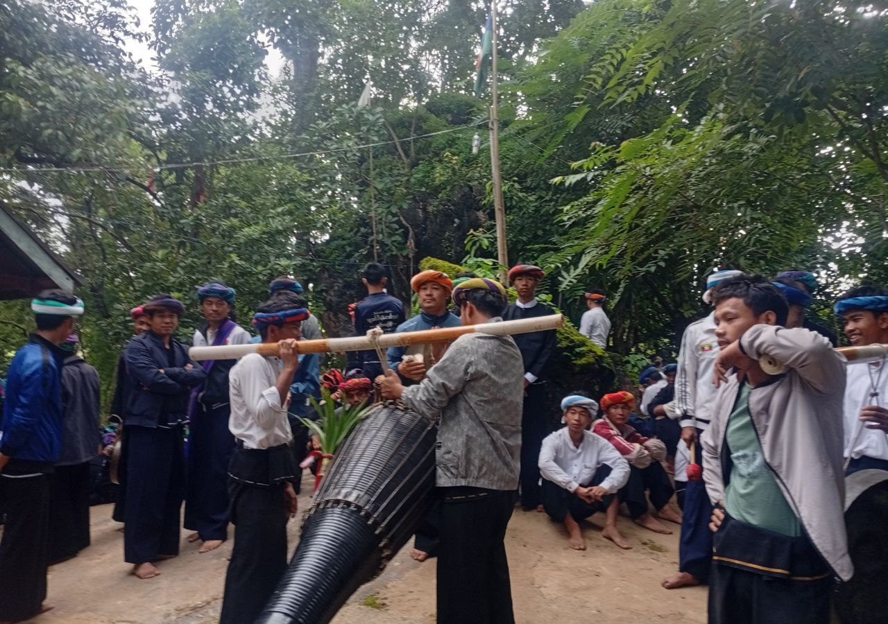 ကျောက်တလုံးကြီးမြို့  သမာဓိကျောက်ကြီး၌ဆွမ်းကပ်လှူဒါန်းမှု ပြုလုပ်