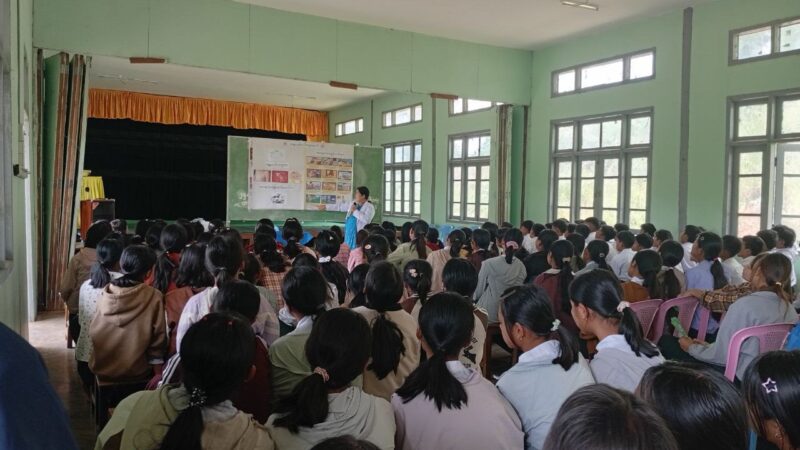 ကလေးတွေရဲ့ကျန်းမာရေးကိုစစ်ဆေးပေးခြင်းနှင့်ကျန်းမာရေးဆိုင်ရာအသိပညာပေးဟောပြောပွဲ ကျင်းပ