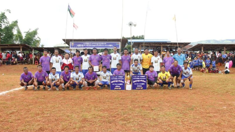 ကျေးရွာကော်မတီဖလားဘောလုံးပြိုင်ပွဲတွသင် ပုံတန်ကျေးရွာဘောလုံးအသင်းဗိုလ်စွဲ