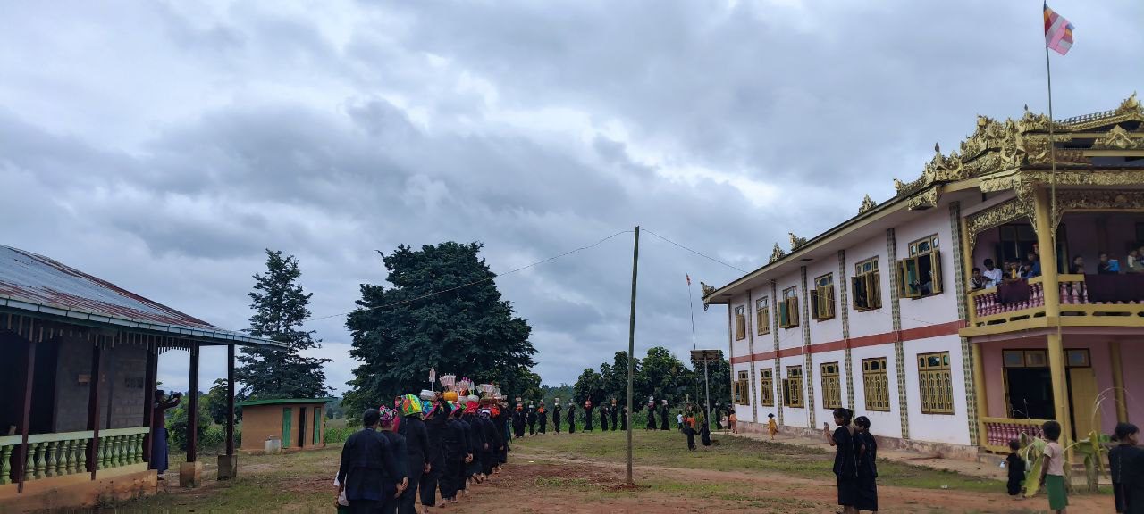 ဒုံနမ်းစွုတ်ကို ဆရာႏတွမ်ႏတကာႏ မာꩻလွေꩻပဌာန်ꩻအောင်ႏပွယ်ꩻ