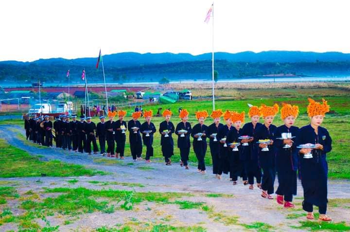 ပအိုဝ်းဖြစ်ရတာ ဂုဏ်ယူလိုက်စမ်းပါ