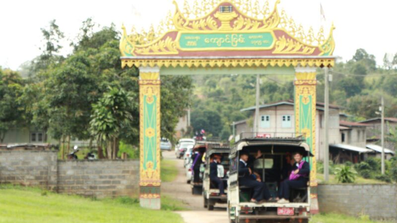 ရပ်ပေါင်ꩻစွုမ်ႏ အောဝ်ႏညာꩻသွဉ်ထွူး တက္ကသိုလ်ႏကျောင်ꩻသားခွန်/နင်ꩻစွိုꩻ နေးထူးနားခံႏလွေꩻ စန္တားခမ်းဗွေးဆရားတောႏသြဝါဒ