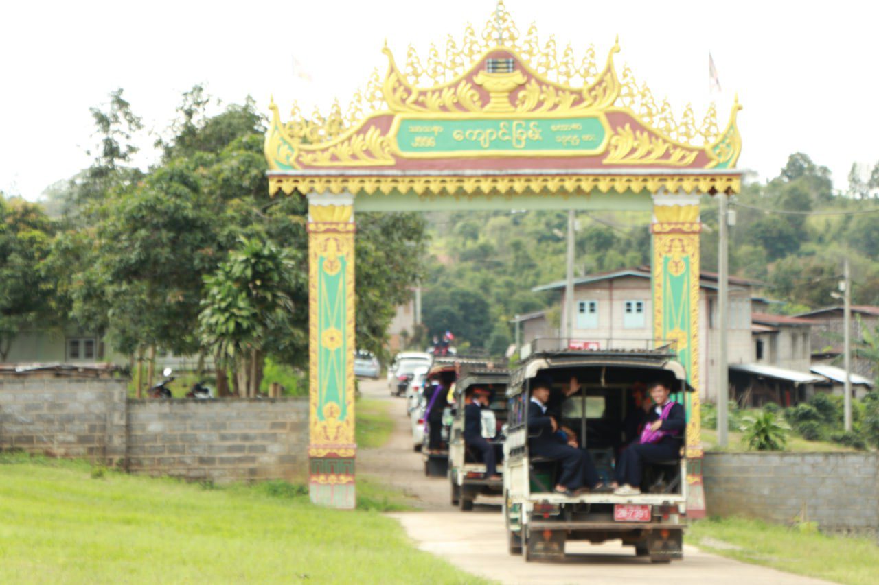 ရပ်ပေါင်ꩻစွုမ်ႏ အောဝ်ႏညာꩻသွဉ်ထွူး တက္ကသိုလ်ႏကျောင်ꩻသားခွန်/နင်ꩻစွိုꩻ နေးထူးနားခံႏလွေꩻ စန္တားခမ်းဗွေးဆရားတောႏသြဝါဒ
