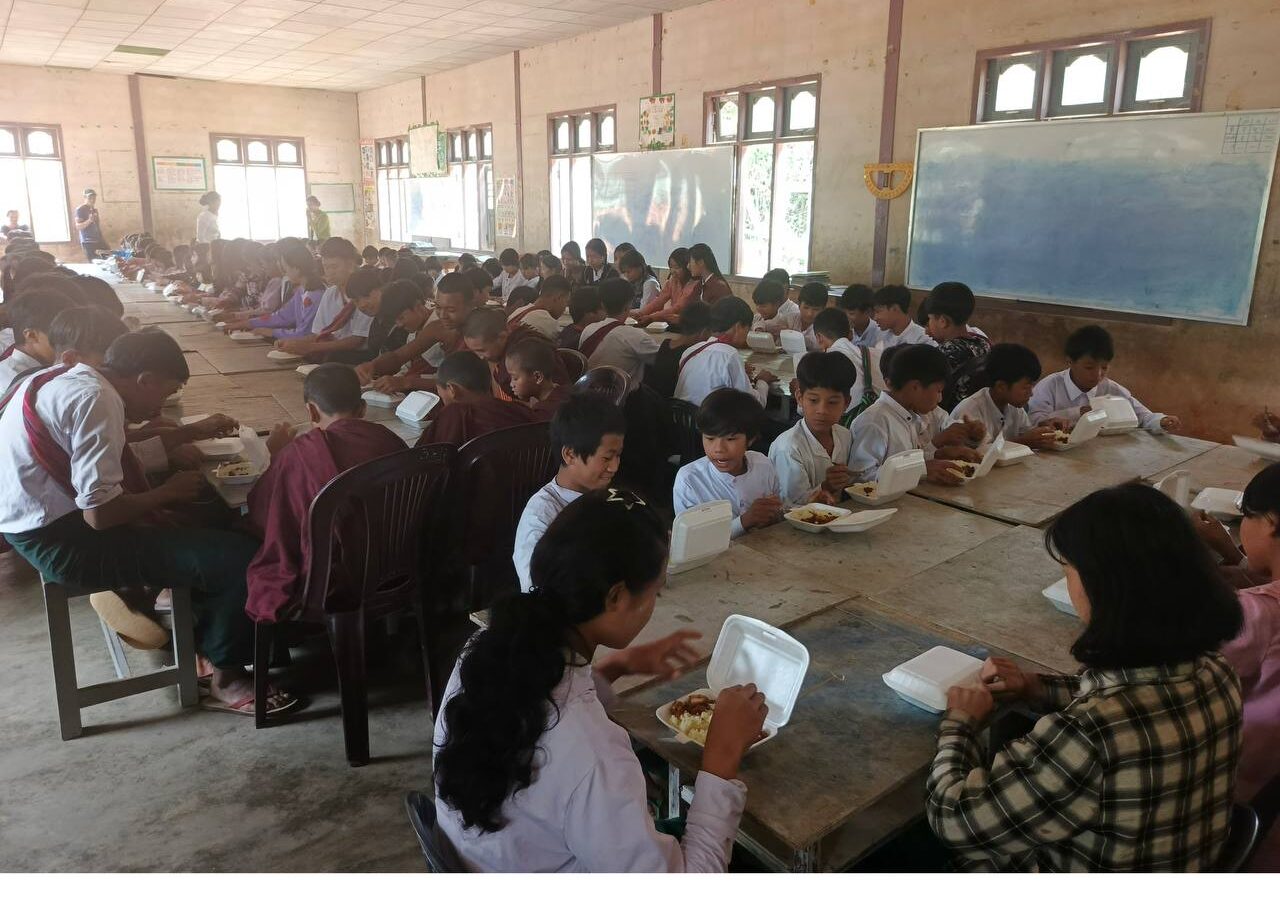 စာသင်ကျောင်းရှိကလေးများကို အဟာရကျွေးမွေး