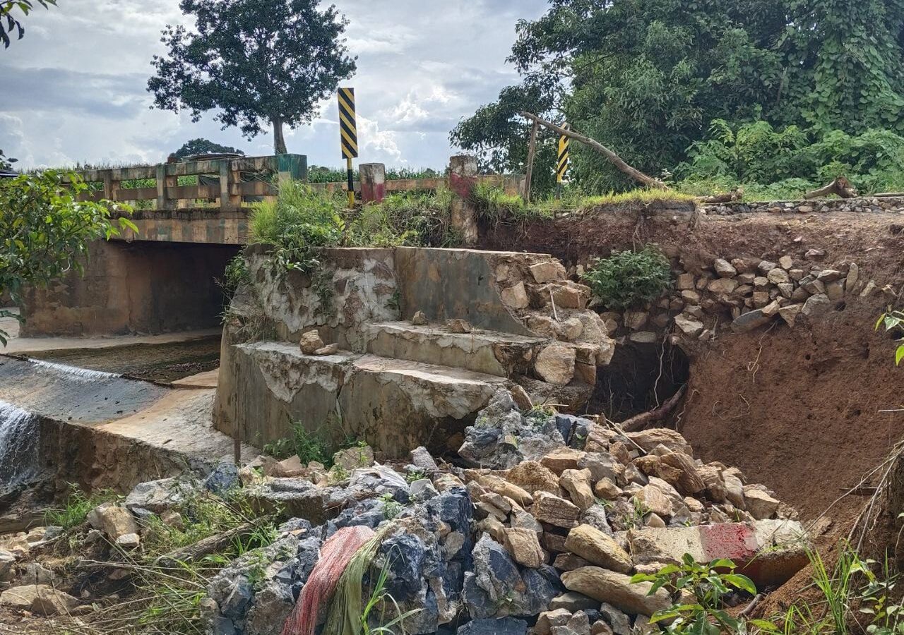 ရေကြီးမှုကြောင့် တောင်ကြီး-ရပ်စောက် မြိုနယ်ချင်းဆက် လမ်းမှ တံတားပျက်စီး