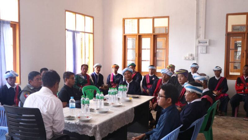 နိုင်ငံတော်အကြံပေးအဖွဲဝင် ဖြားခွန်စံလွင် မှ ဆောင်းပြောင်းဒေသခံပြည်သူများနှင့် တွေ့ဆုံ