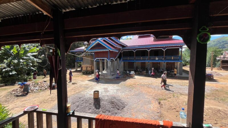 ဆရာတော်ဦးဆောင်၍ စုပေါင်းသန့်ရှင်းရေးပြုလုပ်