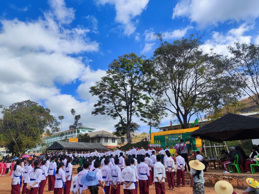 ပန်သခွါး အခြေခံပညာအထက်တန်းကျောင်းတွင် ပညာရေးစုံညီပွဲတော်နှင့်ဆုပေးပေးအပ်ခြင်းအခမ်းအနားကျင်းပပြုလုပ်