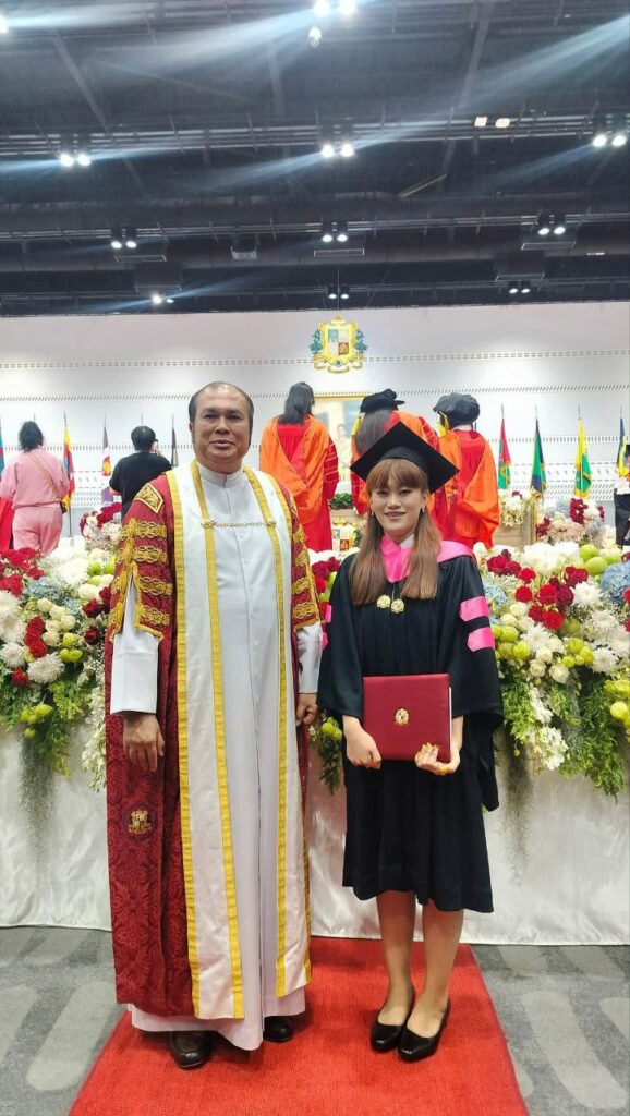 ထိုင်းနိုင်ငံ ဘန်ကောက်မြို Assumption University အေဘက်တက္ကသိုလ်တွင် နန်းငြိမ်းအိနန္ဒာ(ခ)နန်းနွန်းသည် MA- English language Tea