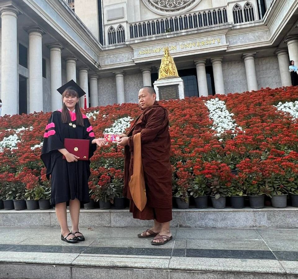 ထိုင်းနိုင်ငံ ဘန်ကောက်မြို Assumption University အေဘက်တက္ကသိုလ်တွင် နန်းငြိမ်းအိနန္ဒာ(ခ)နန်းနွန်းသည် MA- English language Teaching ဘွဲရရှိ