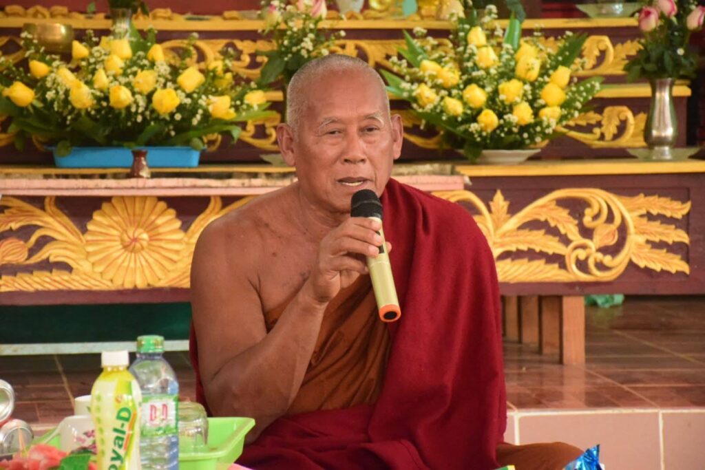 ကတိုꩻတက်လဲဥ်းဒါႏ ဝင်ꩻခမ်းပညာႏရေꩻယို နီပိုနီလီꩻဖုံႏ ဖေႏနေႏကထွꩻလꩻဝင်ꩻမꩻ ဗွောင်သွဥ်လွေꩻဖေႏဗာႏ စွန်ꩻထီထင်သွဥ်တန်ꩻအကျောင်ꩻ ဗွေႏဆရာ