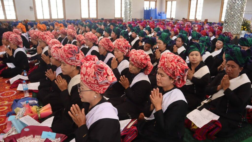 (၇၇)နေင်ႏခွပ် ပွယ်ꩻတန်မွူးနီꩻခွိုꩻပအိုဝ်ႏ(ဗဟိုႏ) ထူႏဂွုဏ်ႏပူႏဇောႏလွေꩻ အောင်ႏလိတ် လꩻဘွဲ့ ဗွေႏသံႏဃာႏ တွမ်ႏ ခွန်/နင်ꩻသီး ကလꩻဒါႏ 
