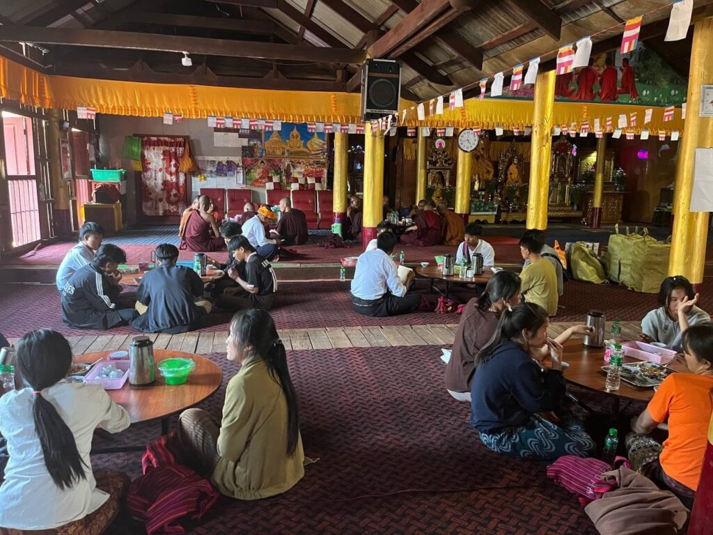ဝေင်ꩻနယ်ႏယေႏငံႏပအိုဝ်ႏဖုံႏသွဥ်ထူꩻချာလဲဥ်းလိတ်ပအိုဝ်ႏ