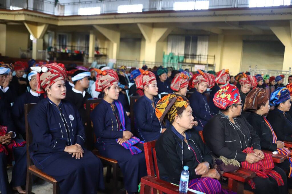 ရှမ်းပြည်နယ်အစိုးရအဖွဲ့ ကူညီပံ့ပိုးမှုနှင့် ပအိုဝ်းစာပေယဉ်ကျေးမှု(ဗဟို)တို့ ပူးပေါင်းဖွင့်လှစ်သော (TA/LT)ပအိုဝ်းဆရာ/ဆရာမများ