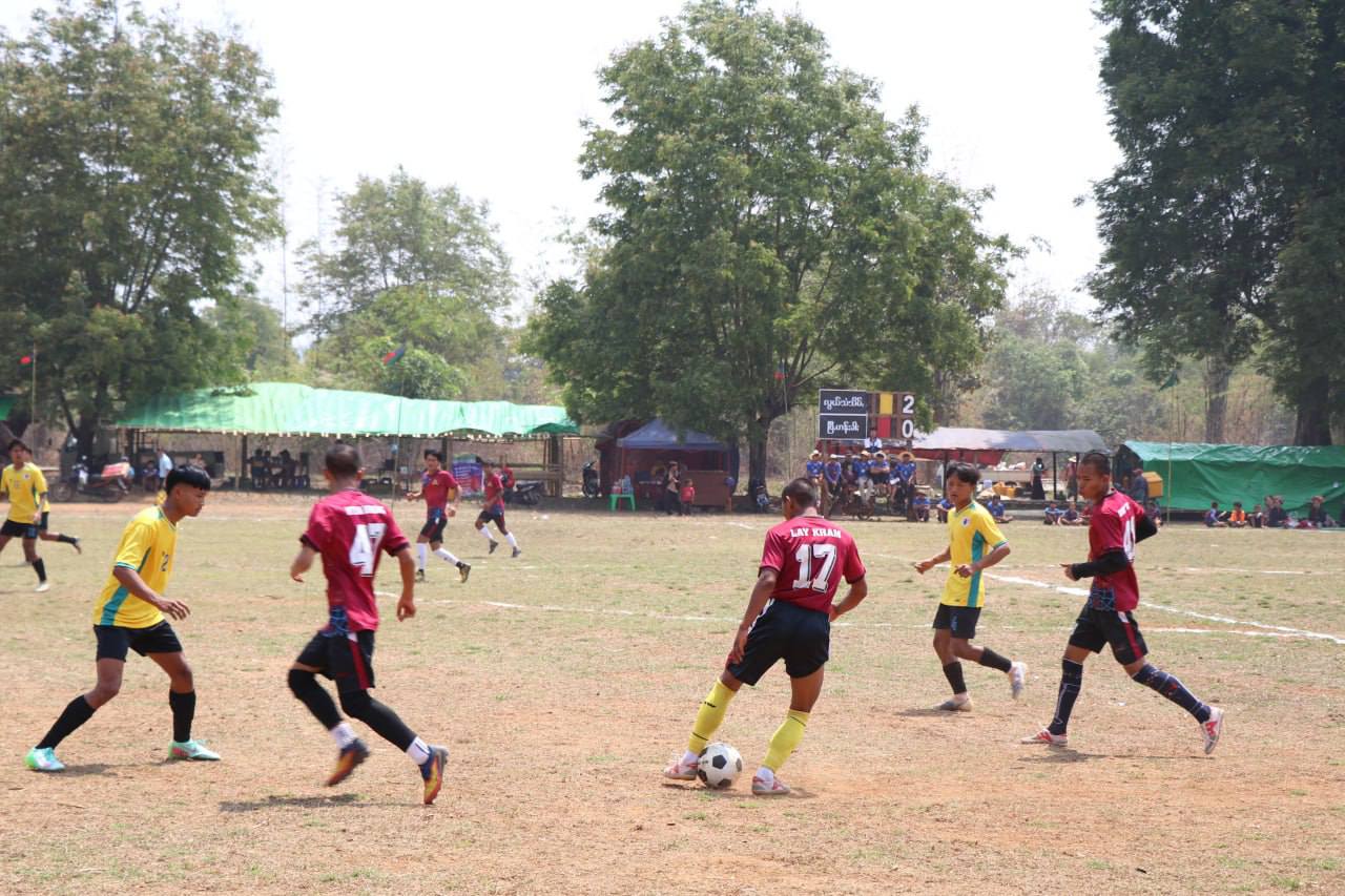 ဆီဆိုင်မြို့နယ်၊ ပါလောပါကယ်ကျေးရွာအုပ်စု၊ လွယ်ဆန်ဆစ်ကျေးရွာတွင် နှစ်သစ်ကူးအထိမ်းအမှတ်ဖလား ဘောလုံးပြိုင်ပွဲ ဖွင့်ပွဲကျင်းပ