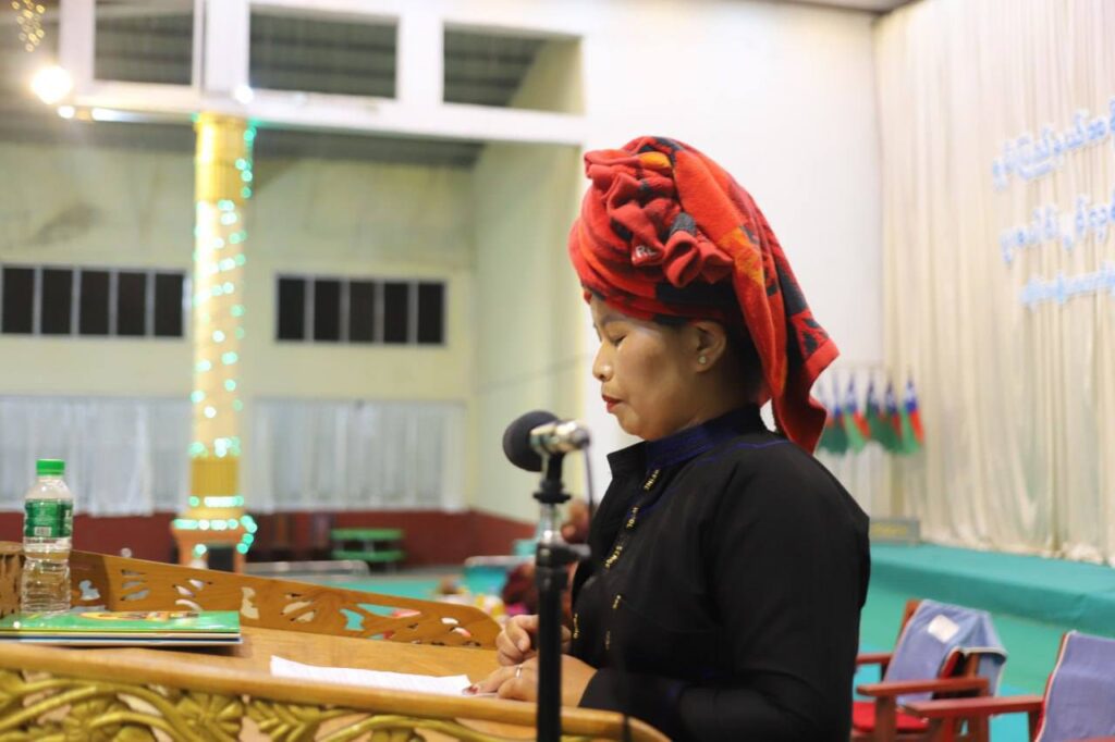 ရှမ်းပြည်နယ်အစိုးရအဖွဲ့ ကူညီပံ့ပိုးမှုနှင့် ပအိုဝ်းစာပေယဉ်ကျေးမှု(ဗဟို)တို့ ပူးပေါင်းဖွင့်လှစ်သော (TA/LT)ပအိုဝ်းဆရာ/ဆရာမများ