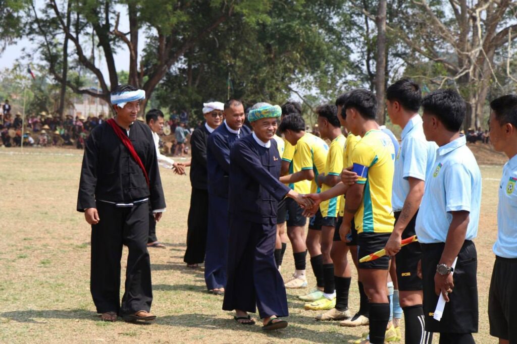 ဆီဆိုင်မြို့နယ်၊ ပါလောပါကယ်ကျေးရွာအုပ်စု၊ လွယ်ဆန်ဆစ်ကျေးရွာတွင် နှစ်သစ်ကူးအထိမ်းအမှတ်ဖလား ဘောလုံးပြိုင်ပွဲ ဖွင့်ပွဲကျင်းပ