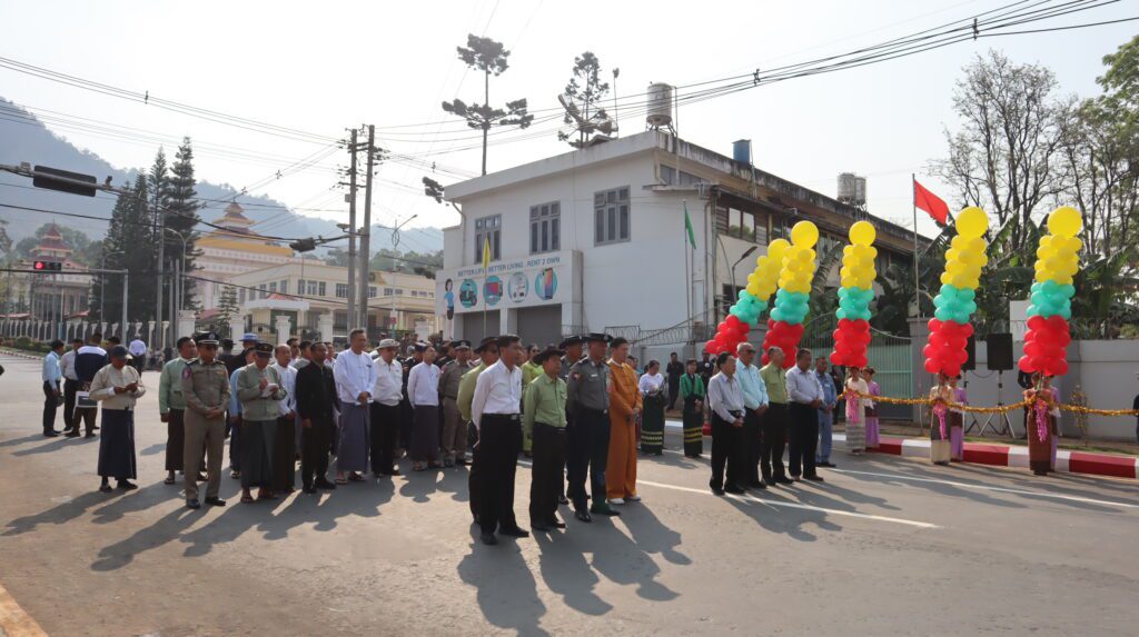 (၈၁)နှစ်မြောက် တပ်မတော်နေ့ကို ကြိုဆိုဂုဏ်ပြုသောအားဖြင့် ဂနိုင်ကန်လမ်း (ကတ္တရာလမ်း + ကွန်ကရစ်လမ်း ) နှင့် ဂနိုင်ကန်သာယာ ကန်ပတ်