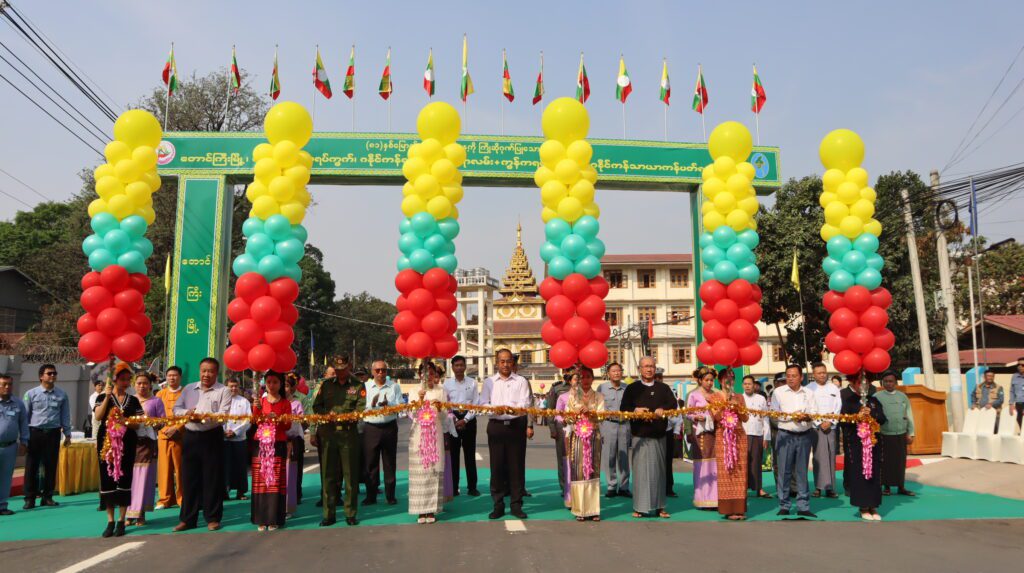 (၈၁)နှစ်မြောက် တပ်မတော်နေ့ကို ကြိုဆိုဂုဏ်ပြုသောအားဖြင့် ဂနိုင်ကန်လမ်း (ကတ္တရာလမ်း + ကွန်ကရစ်လမ်း ) နှင့် ဂနိုင်ကန်သာယာ ကန်ပတ်