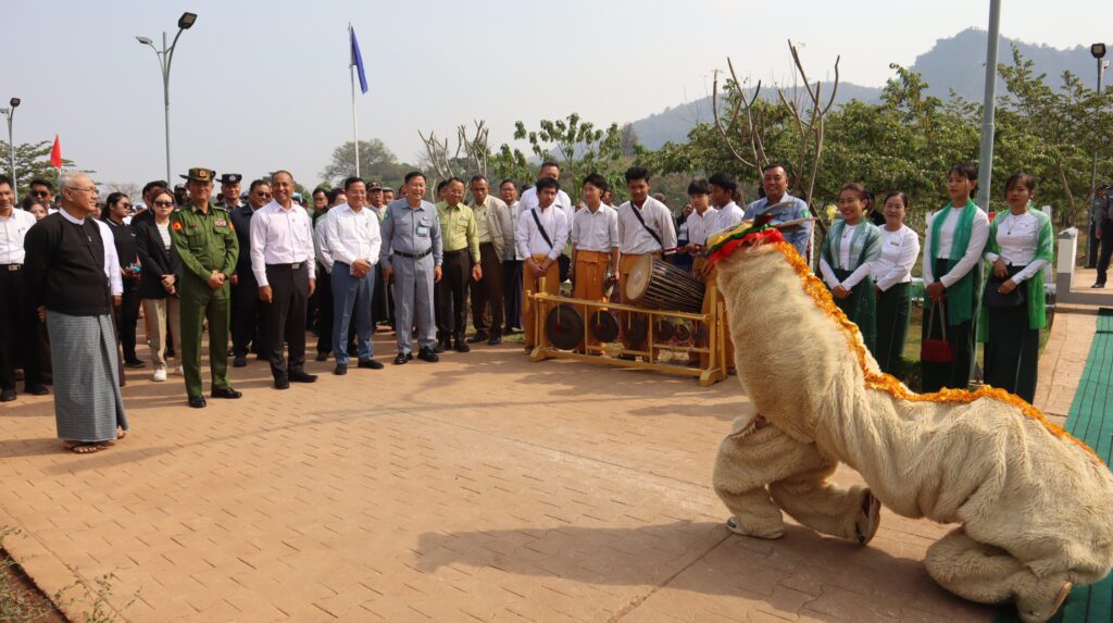 (၈၁)နှစ်မြောက် တပ်မတော်နေ့ကို ကြိုဆိုဂုဏ်ပြုသောအားဖြင့် ဂနိုင်ကန်လမ်း (ကတ္တရာလမ်း + ကွန်ကရစ်လမ်း ) နှင့် ဂနိုင်ကန်သာယာ ကန်ပတ်