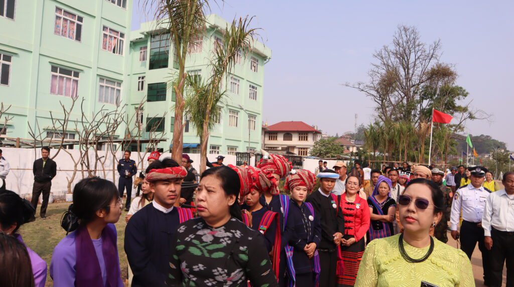 (၈၁)နှစ်မြောက် တပ်မတော်နေ့ကို ကြိုဆိုဂုဏ်ပြုသောအားဖြင့် ဂနိုင်ကန်လမ်း (ကတ္တရာလမ်း + ကွန်ကရစ်လမ်း ) နှင့် ဂနိုင်ကန်သာယာ ကန်ပတ်