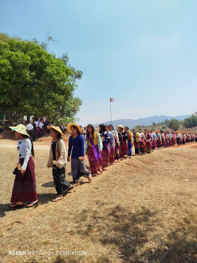 အရှေ့ထင်းရှူးကုန်းရွာရှိ ရွားဦးစေတီဓမ္မာရုံအား ရေစက်ချတရားနာပွဲ ကျင်းပပြုလုပ်