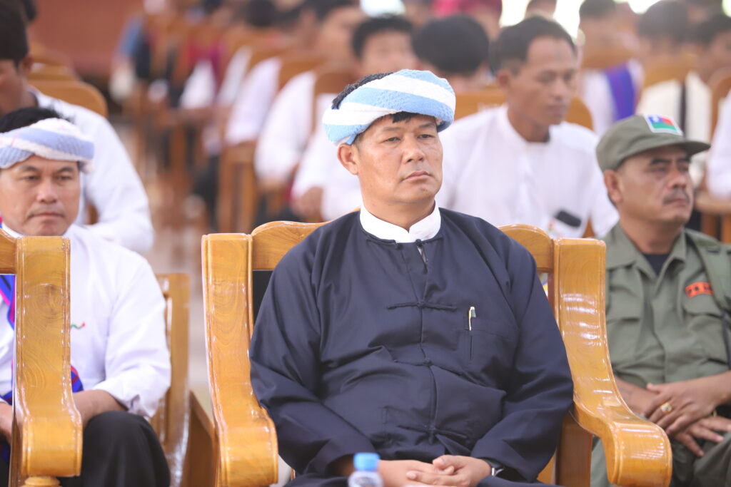 ဥပဒေဘောင်အတွင်းပြန်ဝင်လာသည့် PNLO တပ်ဖွဲဝင်များအား မိဘထံပြန်လည်အပ်နှံ