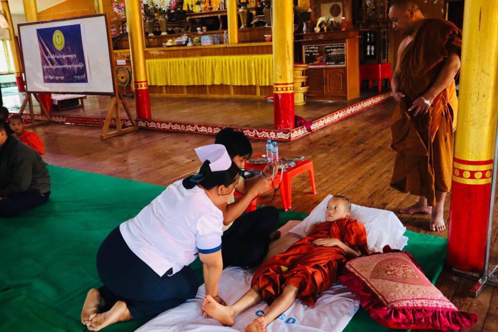 ပင်လုံမြို့ ပြည်သူ့ဆေးရုံ ဒေါက်တာရှိုန်းထက်ဝေအောင် ဦးဆောင်ပြီး ဒေသခံပြည်သူများ ကျန်းမာရေးစောင့်ရှောက်မှု ကွင်းဆင်းဆောင်ရွက်