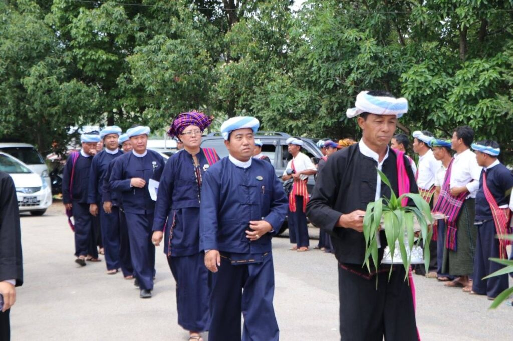 ပအို၀်းကိုယ်ပိုင်အုပ်ချုပ်ခွင့်ရဒေသဦးစီးဥက္ကဌနှင့် လွှတ်တော်ကိုယ်စားလှယ်များ ပင်လောင်းမြို့နယ်တွင် လူထုနှင့်တွေ့ဆုံဆွေးနွေး