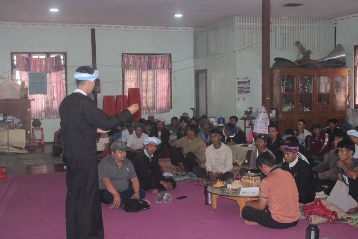 လွိုင်လင်မြို့နယ်တွင်ပြည်နယ်လွှတ်တော်ကိုယ်စားလှယ် ခွန်သက်နိုင် လူထုနှင့်တွေ့ဆုံဆွေးနွေး