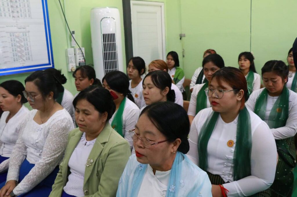 စစ်မှုထမ်းဟောင်းအဆင့်မြင့်အိမ်ရာ၌ စက်ချုပ်နည်းပညာသင်တန်း ဖွင့်ပွဲအခမ်းအနားတွင် လျှပ်စစ်၊ စွမ်းအင်၊ စက်မှုနှင့်လမ်းပန်ဆက်သွယ်ရ