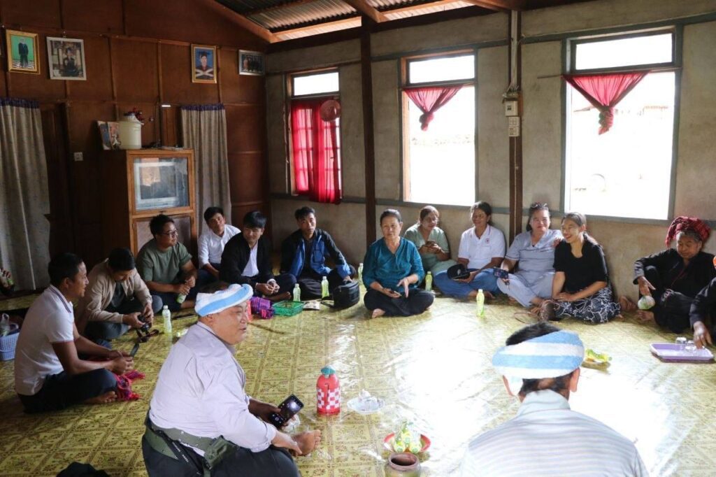 ပအိုဝ်းစာပေနှင့် ယဉ်‌ကျေးမူအဖွဲ့၊ ဗဟိုကြက်ခြေနီအဖွဲ့တို့က စုပေါင်းကာ ဗိုလ်မှူးစောမောင်နှင့် လုံခြုံရေးအဖွဲ့တို့ကဦးဆောင်ကာ တော