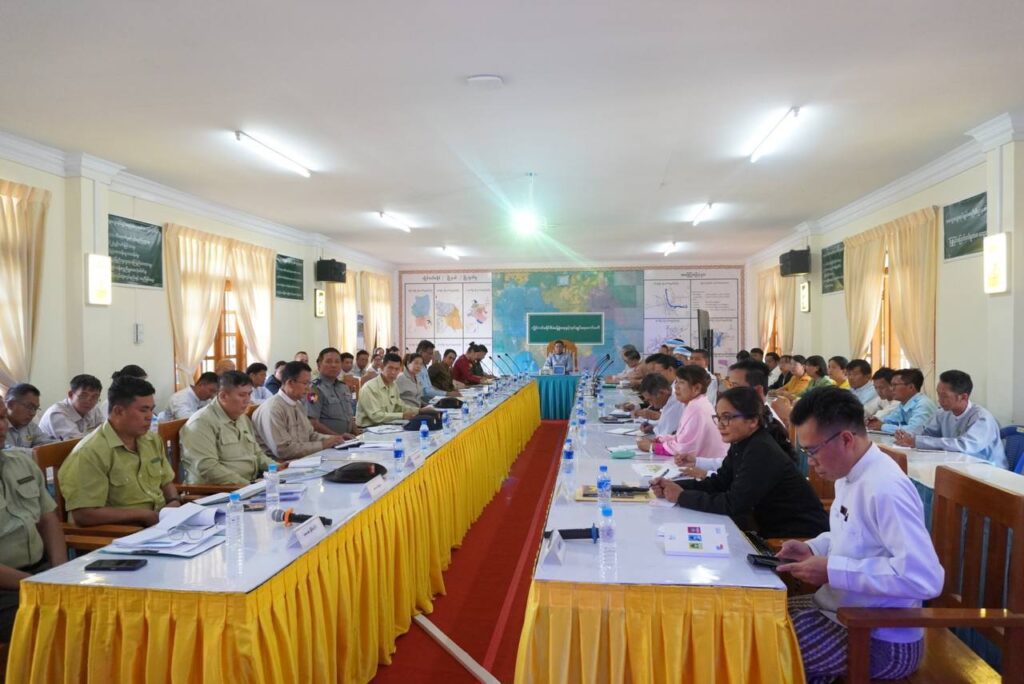 ရှမ်းပြည်နယ်ဝန်ကြီးချုပ် ဦးစိုင်းထိန်စိုးနှင့် လွိုင်လင်ခရိုင်အဆင့် ဌာနဆိုင်ရာအကြီးအကဲများနှင့် တွေ့ဆုံ