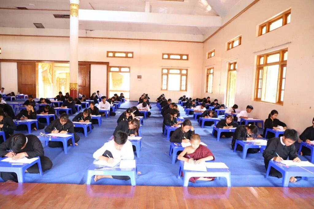နောင်တောင်ꩻပရဟိတတပ်ဦးဗွေႏဗွန်အွဉ်သွဉ်ပညာႏရေꩻကျောင်ꩻကို ပထမ အလဲင်ႏ မာꩻလွေꩻ လိတ်ပအိုဝ်ႏကျောင်ꩻသား မော့ꩻခွဲးပွယ်ꩻတွမ်ႏ လိတ်စေပွယ