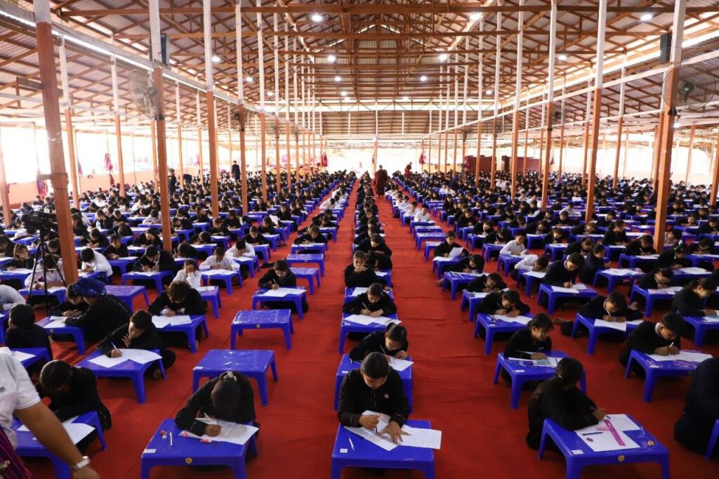 နောင်တောင်ꩻပရဟိတတပ်ဦးဗွေႏဗွန်အွဉ်သွဉ်ပညာႏရေꩻကျောင်ꩻကို ပထမ အလဲင်ႏ မာꩻလွေꩻ လိတ်ပအိုဝ်ႏကျောင်ꩻသား မော့ꩻခွဲးပွယ်ꩻတွမ်ႏ လိတ်စေပွယ