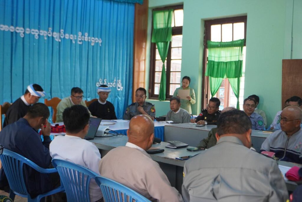လွိုင်လင်မြို့နယ်အထွေထွေအုပ်ချုပ်ရေးဦးစီးဌာန အစည်းအဝေးခန်းမ၌ လွိုင်လင်မြို့နယ် လွှတ်တော်ကိုယ်စားလှယ်များနှင့် ဌာနဆိုင်ရာများ တွေ့ဆုံပွဲအခမ်းအနားနှင့် (၂၀၂၆-၂၀၂၇ )ဘဏ္ဍာရေးနှစ် ဒေသန္တရစီမံကိန်း တာဝန်ပေးအပ်ခြင်းအခမ်းအနားကျင်းပ