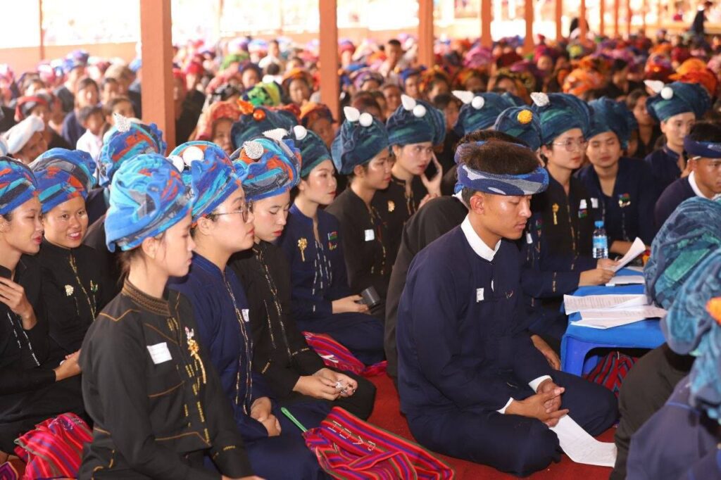 ဝေင်ꩻဟိုပုံꩻ၊ နောင်တောင်ꩻပရဟိတတပ်ဦး ဗွေးဗွန်အွဉ်သွဉ် ပညာႏရေꩻကျောင်ꩻကို ကမာꩻလွေꩻဒါႏဝေင်ꩻနယ်ႏပေါင်ꩻစွုမ်ႏ လိတ်ပအိုဝ်ႏထင်ယံကျောင