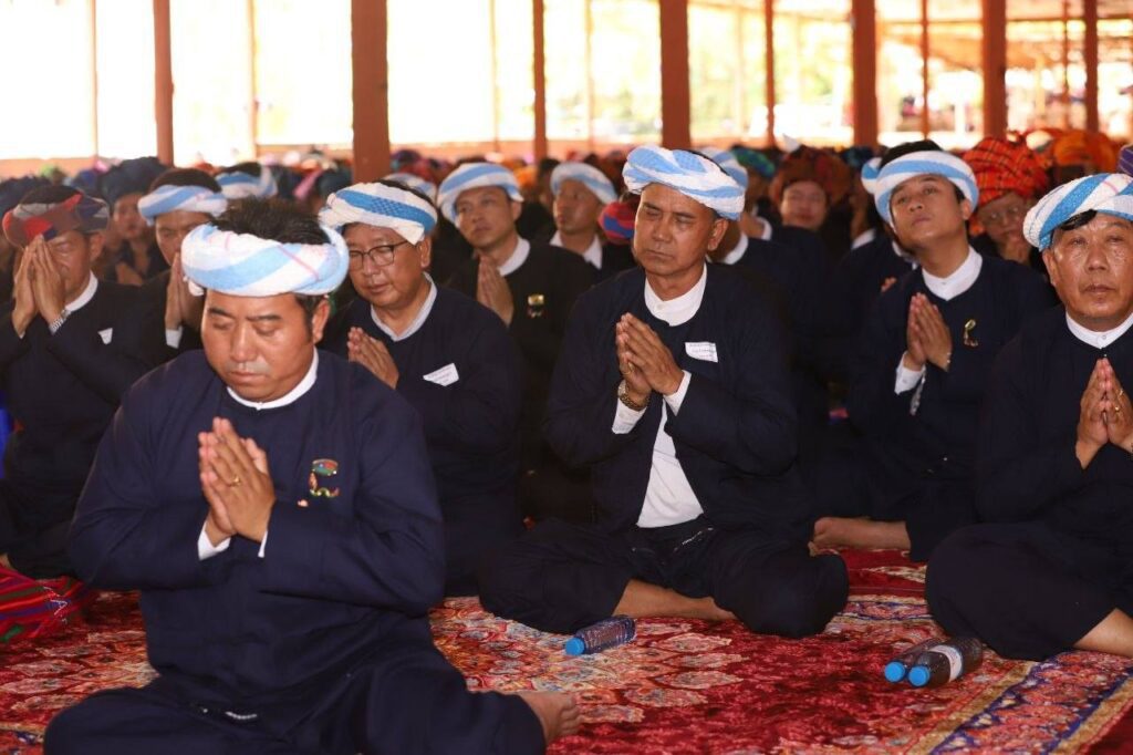 ဝေင်ꩻဟိုပုံꩻ၊ နောင်တောင်ꩻပရဟိတတပ်ဦး ဗွေးဗွန်အွဉ်သွဉ် ပညာႏရေꩻကျောင်ꩻကို ကမာꩻလွေꩻဒါႏဝေင်ꩻနယ်ႏပေါင်ꩻစွုမ်ႏ လိတ်ပအိုဝ်ႏထင်ယံကျောင