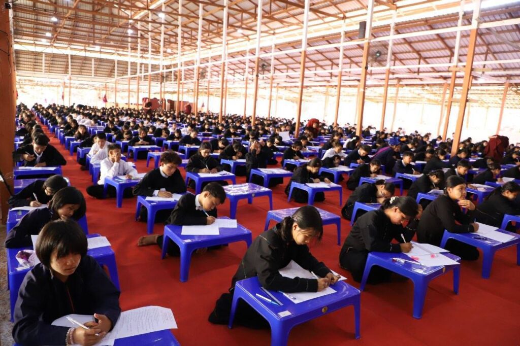 နောင်တောင်ꩻပရဟိတတပ်ဦးဗွေႏဗွန်အွဉ်သွဉ်ပညာႏရေꩻကျောင်ꩻကို ပထမ အလဲင်ႏ မာꩻလွေꩻ လိတ်ပအိုဝ်ႏကျောင်ꩻသား မော့ꩻခွဲးပွယ်ꩻတွမ်ႏ လိတ်စေပွယ