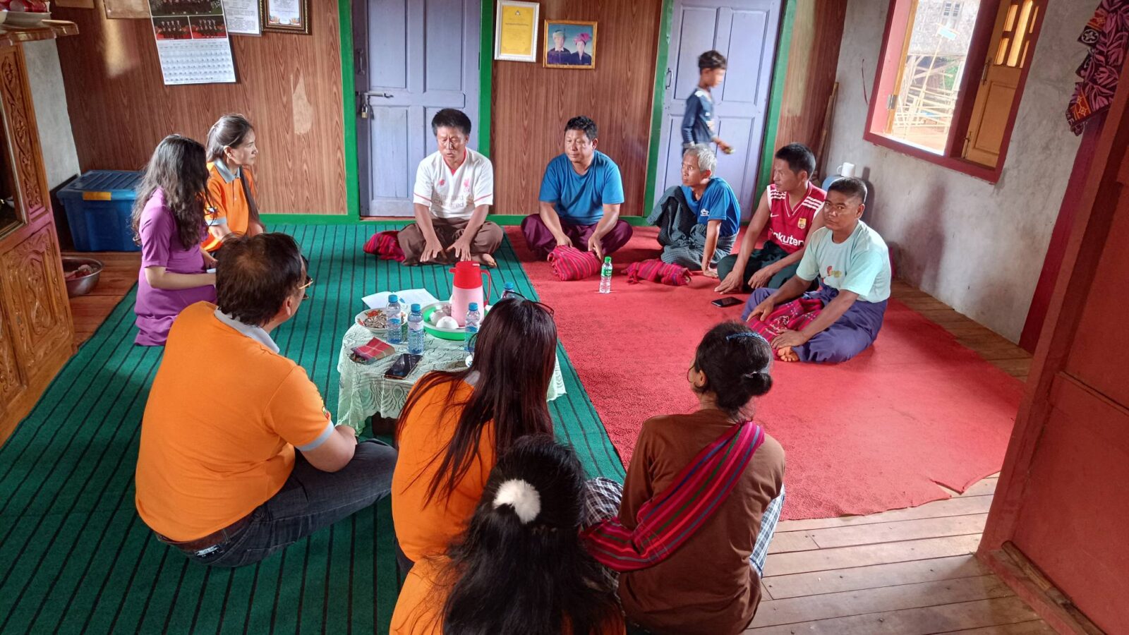 မိုးကြိုးစက်ကွင်းမိ၍ သေဆုံးသွားသည့်နွားများ ပိုင်ရှင်အား KBZ Foundation နှင့် ရှမ်းတောင်ပရဟိတညီနောင်များကွန်ရက်အဖွဲ့မှ ကူညီပံ့ပိုးမည်ဟုသိရ