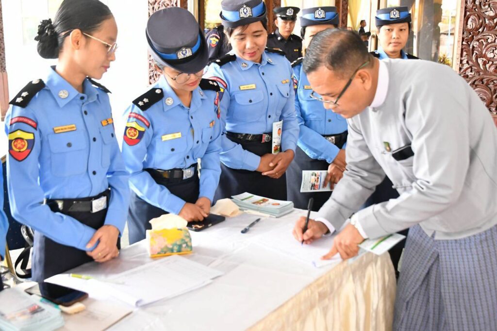မီးဘေးအန္တရာယ်ကို ခေတ်မီ Foam နည်းပညာဖြင့် တုံ့ပြန်နိုင်ရန် အရန်နှင့် သီးသန့်မီးသတ်တပ်ဖွဲ့ဝင်များအတွက် အခြေခံမီးသတ်ပညာသင်တန်း