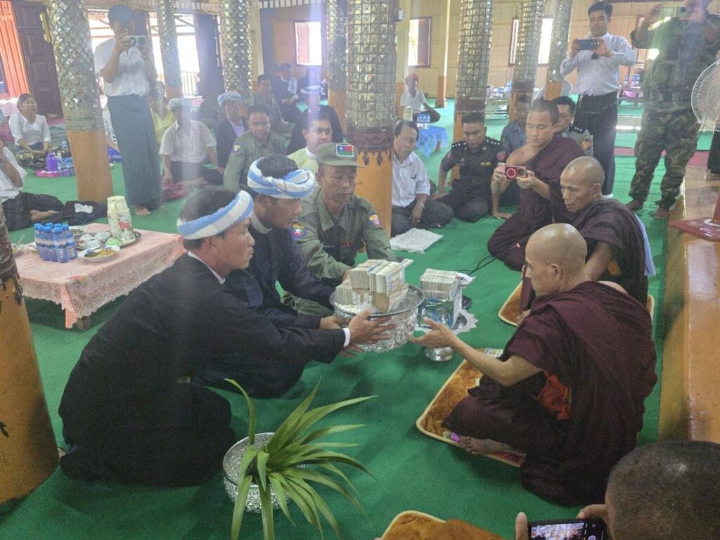 မောက်မယ်မြို့ရှိ ပရိယတ္တိပါဒတကျောင်းတိုက် ဆရာတော်၏ အန္တိမအဂ္ဂိဈာပနပွဲ ဖြစ်မြောက်ရေးအတွက် သူရိယခမ်း ခမ်းဗွေႏနှင့်အဖွဲ့ အလှူငွေ
