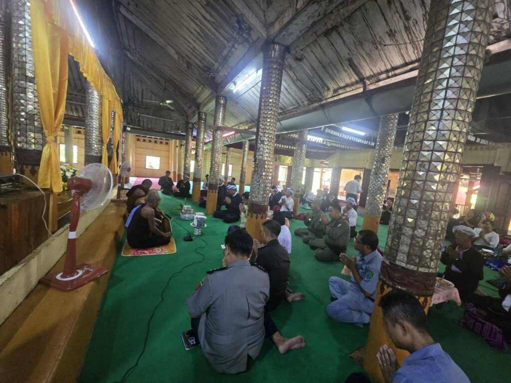 မောက်မယ်မြို့ရှိ ပရိယတ္တိပါဒတကျောင်းတိုက် ဆရာတော်၏ အန္တိမအဂ္ဂိဈာပနပွဲ ဖြစ်မြောက်ရေးအတွက် သူရိယခမ်း ခမ်းဗွေႏနှင့်အဖွဲ့ အလှူငွေ