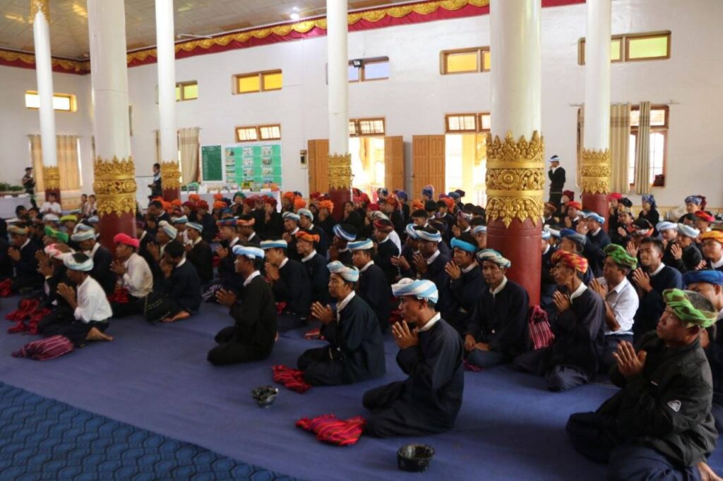 ဝါးပြုံးရွာတွင် ကော်ဖီစိုက်ပျိုးထိန်းသိမ်းခြင်း နည်းပညာသင်တန်းနှင့် ကော်ဖီပျိုးပင်ပေးအပ်ခြင်း အခမ်းအနား ကျင်းပ