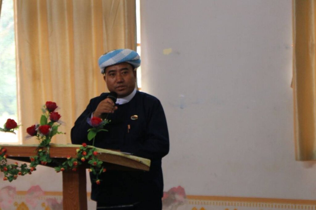 ဝါးပြုံးရွာတွင် ကော်ဖီစိုက်ပျိုးထိန်းသိမ်းခြင်း နည်းပညာသင်တန်းနှင့် ကော်ဖီပျိုးပင်ပေးအပ်ခြင်း အခမ်းအနား ကျင်းပ